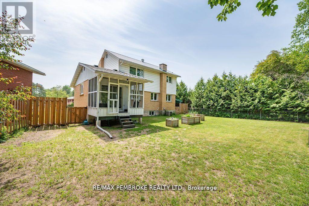13 HIGHLAND CRESCENT, Deep River, Ontario, K0J1P0 — Photo 44