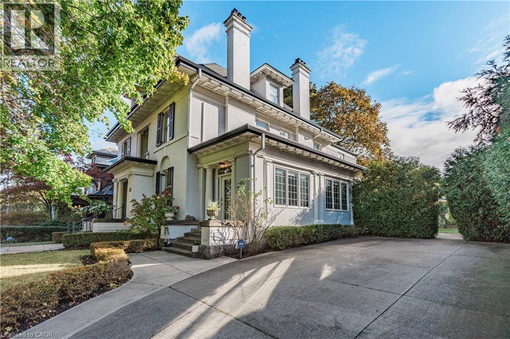 3 TURNER Avenue, Hamilton, Ontario, L8P3K4 — Photo 2