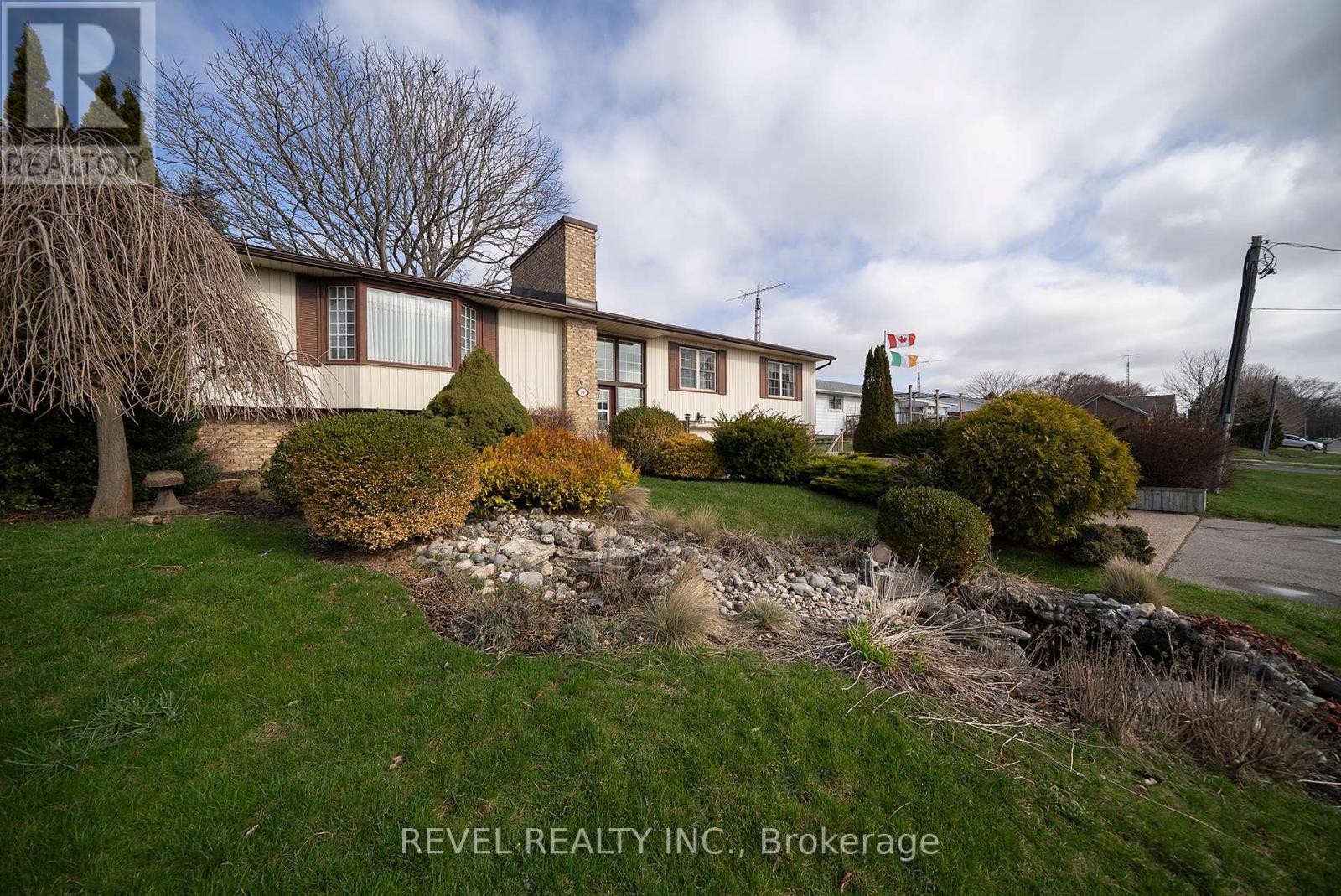 54 BEE STREET, Norfolk (Booth's Harbour), Ontario, N0E1P0 — Photo 4