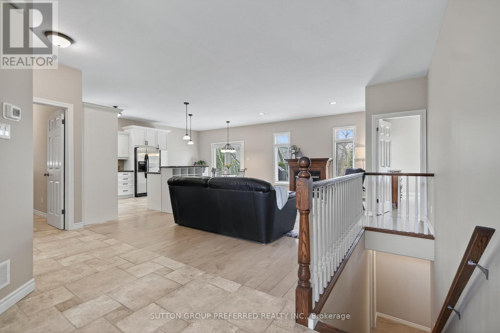 22 SPRINGFIELD WAY, Middlesex Centre (Kilworth), Ontario, N0L1R0 — Photo 4