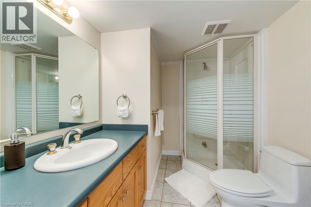 14 CAIRNMORE Court, Brampton, Ontario, L6Z1T6 — Photo 5