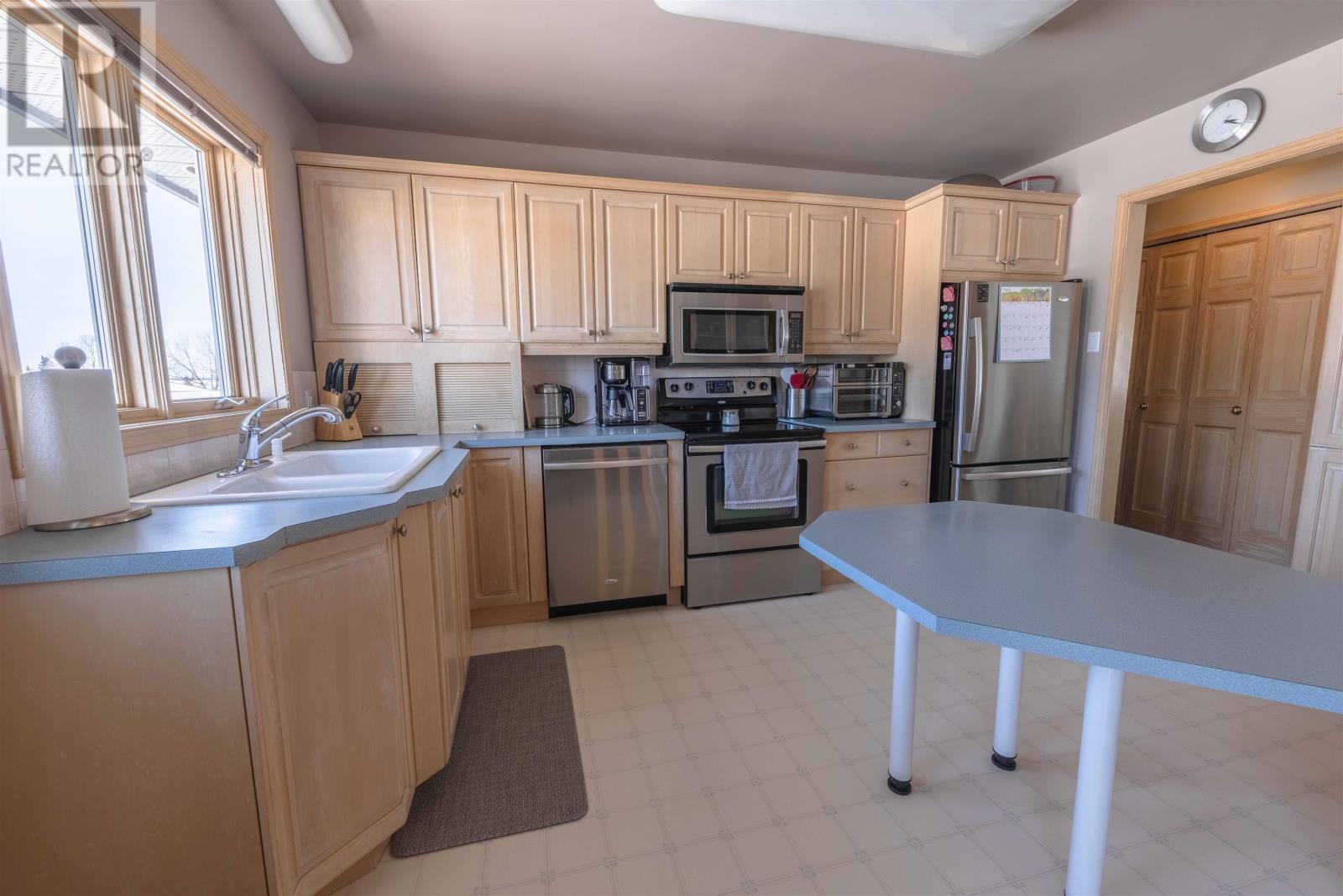 147 NOTTINGHAM CRES, THUNDER BAY, Ontario, P7G1B5 — Photo 8