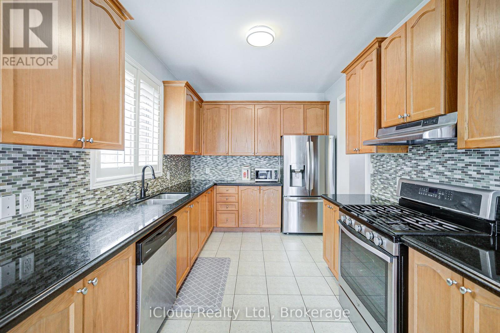 29 TEAL CREST CIRCLE, Brampton (Credit Valley), Ontario, L6X2Z5 — Photo 10