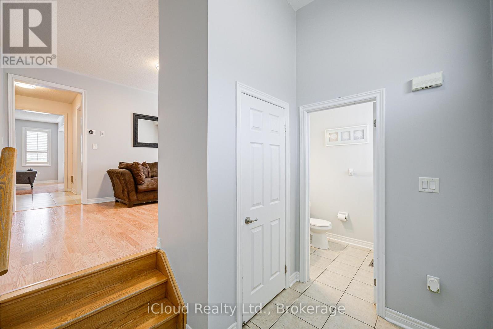 29 TEAL CREST CIRCLE, Brampton (Credit Valley), Ontario, L6X2Z5 — Photo 2