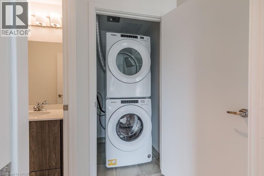 16 MARKLE Crescent Unit# 207, Ancaster, Ontario, L9G0H4 — Photo 3