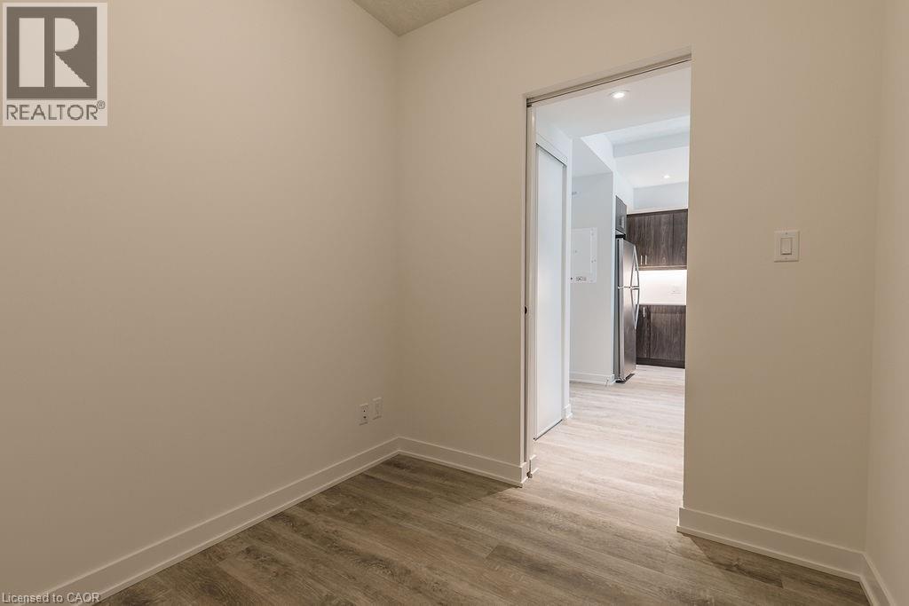 16 MARKLE Crescent Unit# 207, Ancaster, Ontario, L9G0H4 — Photo 9