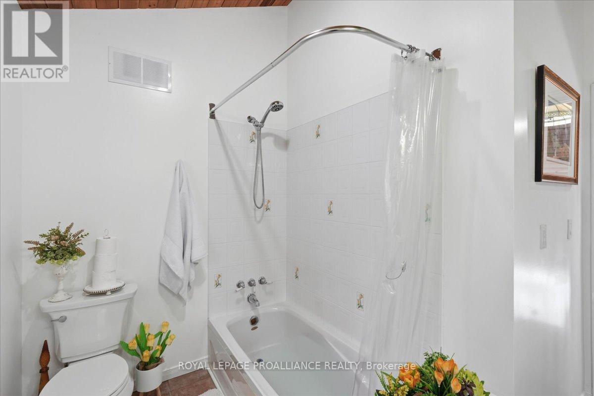 13 MAZINAW HEIGHTS ROAD N, Frontenac (Frontenac North), Ontario, K0H1K0 — Photo 26