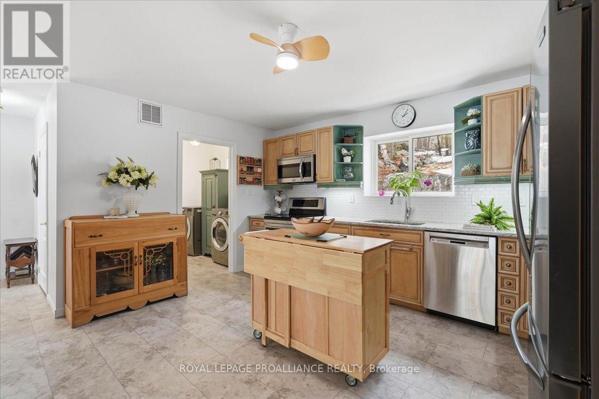 13 MAZINAW HEIGHTS ROAD N, Frontenac (Frontenac North), Ontario, K0H1K0 — Photo 4