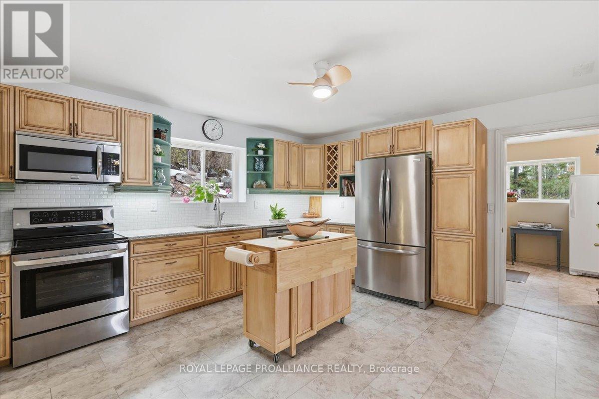 13 MAZINAW HEIGHTS ROAD N, Frontenac (Frontenac North), Ontario, K0H1K0 — Photo 5