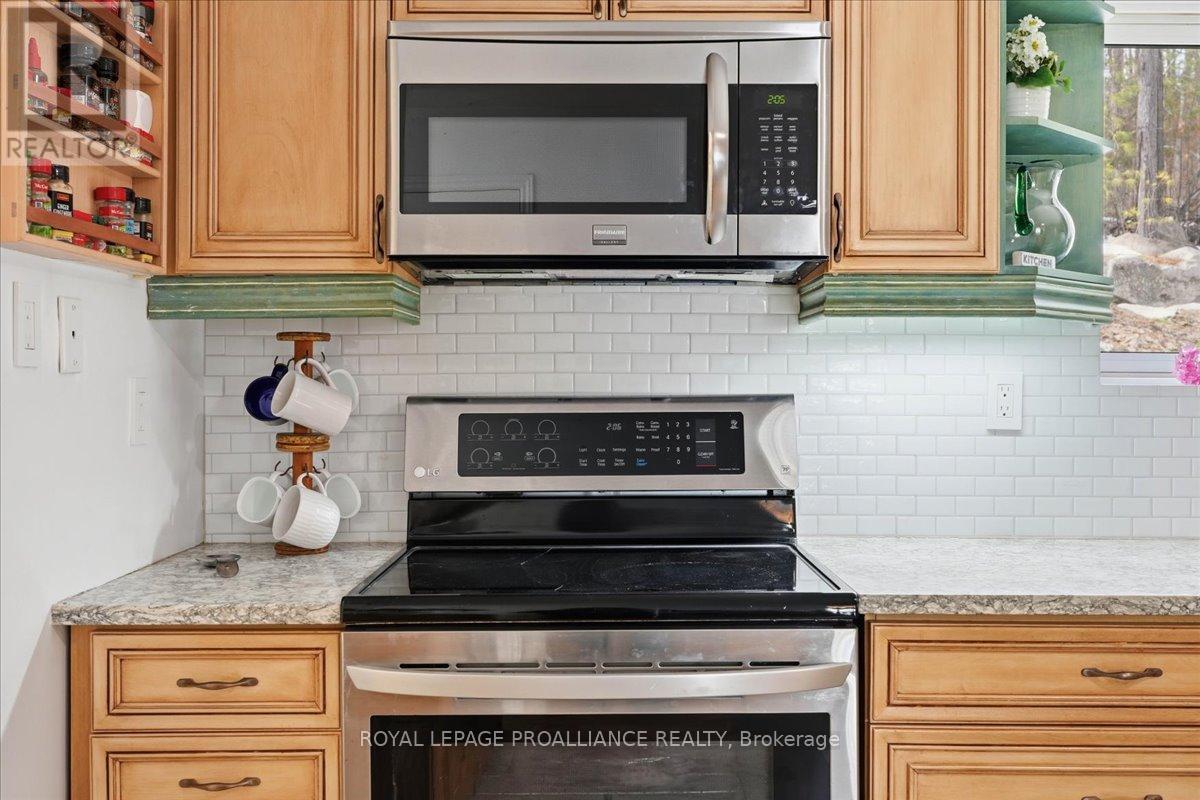 13 MAZINAW HEIGHTS ROAD N, Frontenac (Frontenac North), Ontario, K0H1K0 — Photo 8