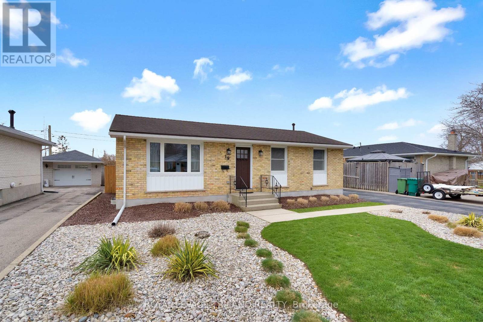 19 SPARTA STREET, St. Thomas, Ontario, N5R5H1 — Photo 3