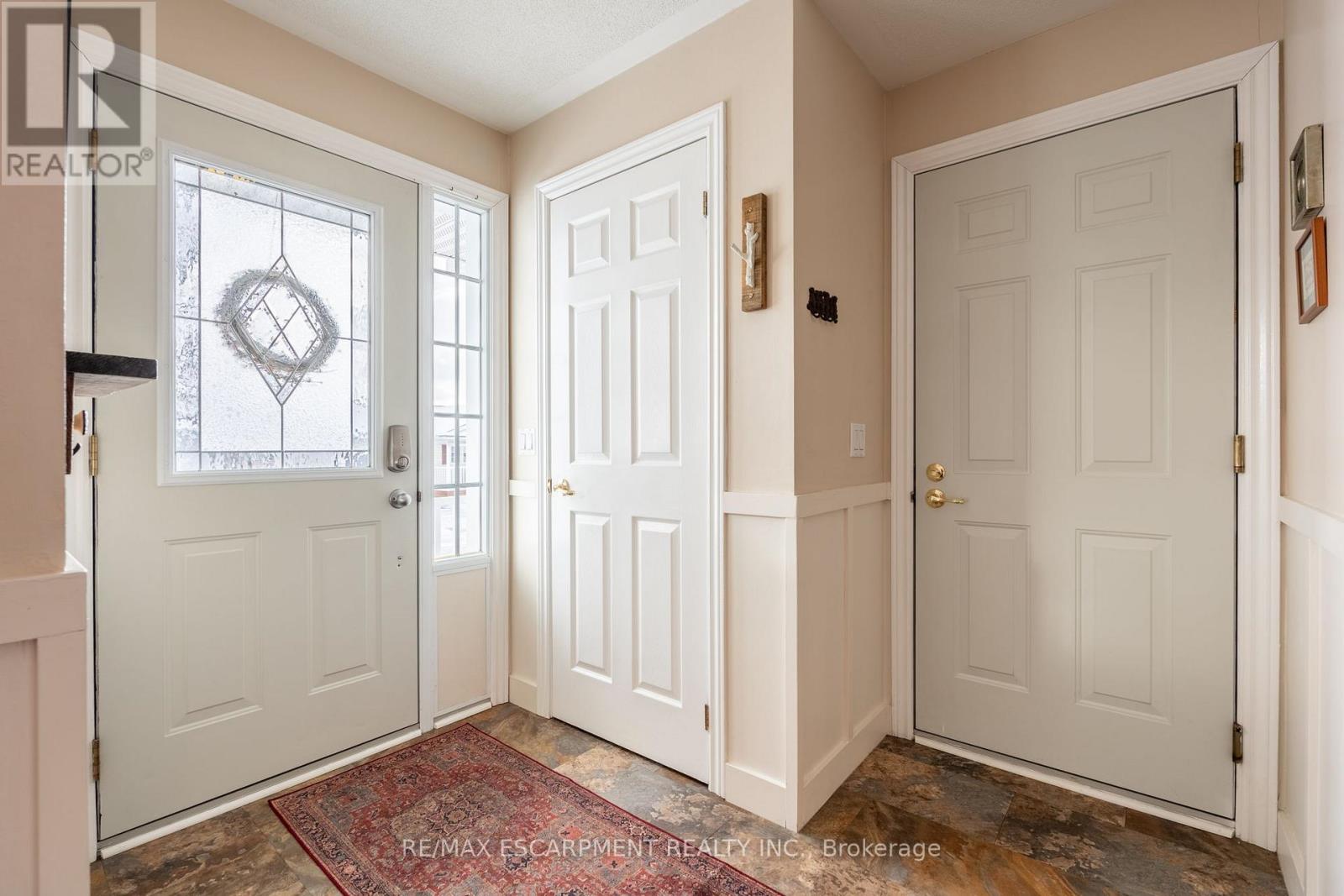 136 GLENARIFF DRIVE, Hamilton, Ontario, L8B1A5 — Photo 4
