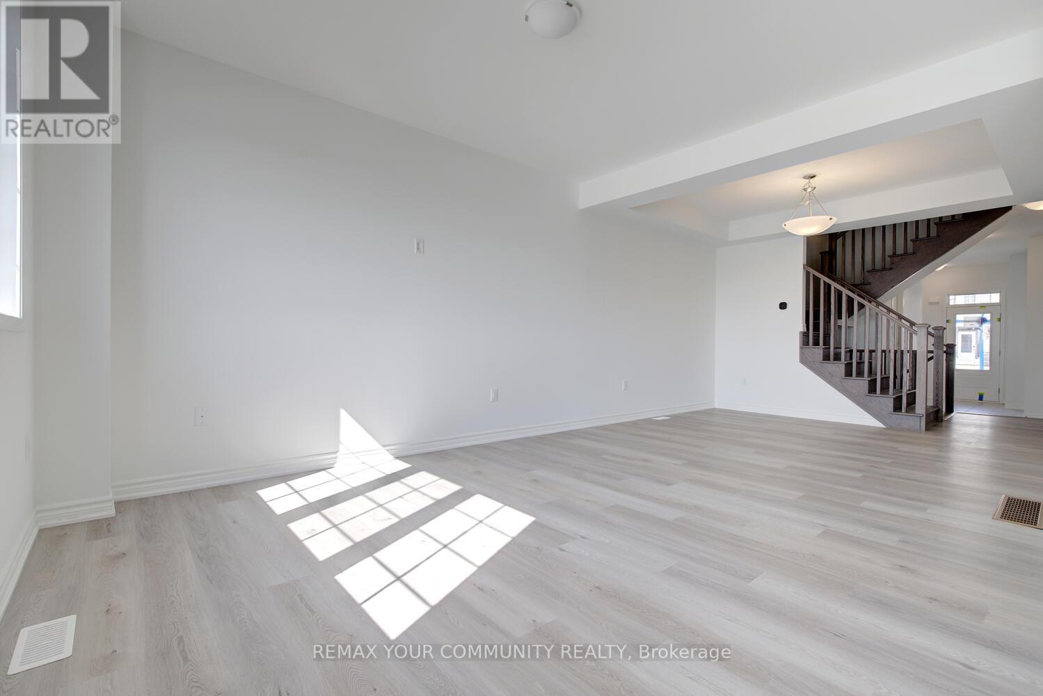 72 VINEWOOD CRESCENT, Barrie, Ontario, L9J1B4 — Photo 10