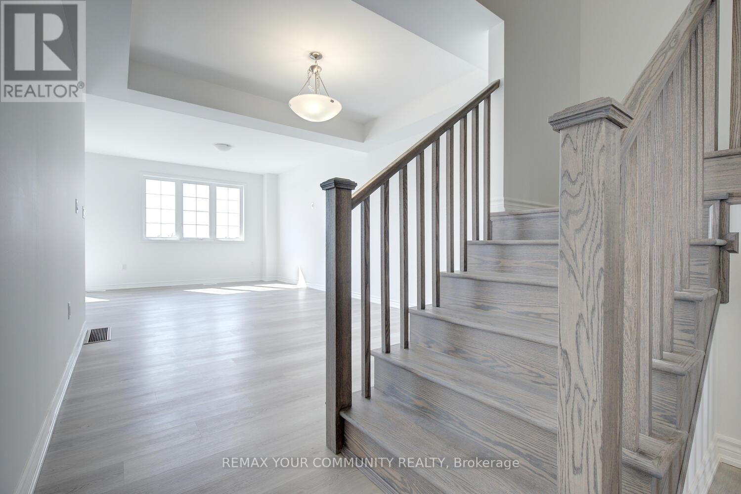 72 VINEWOOD CRESCENT, Barrie, Ontario, L9J1B4 — Photo 5