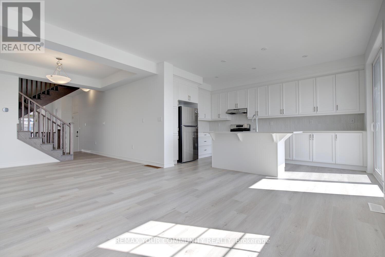 72 VINEWOOD CRESCENT, Barrie, Ontario, L9J1B4 — Photo 9