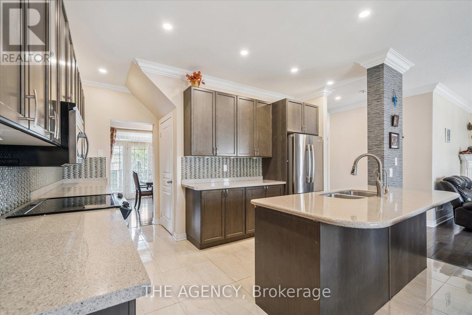 32 TIMNA CRESCENT, Vaughan (Patterson), Ontario, L6A4L7 — Photo 10