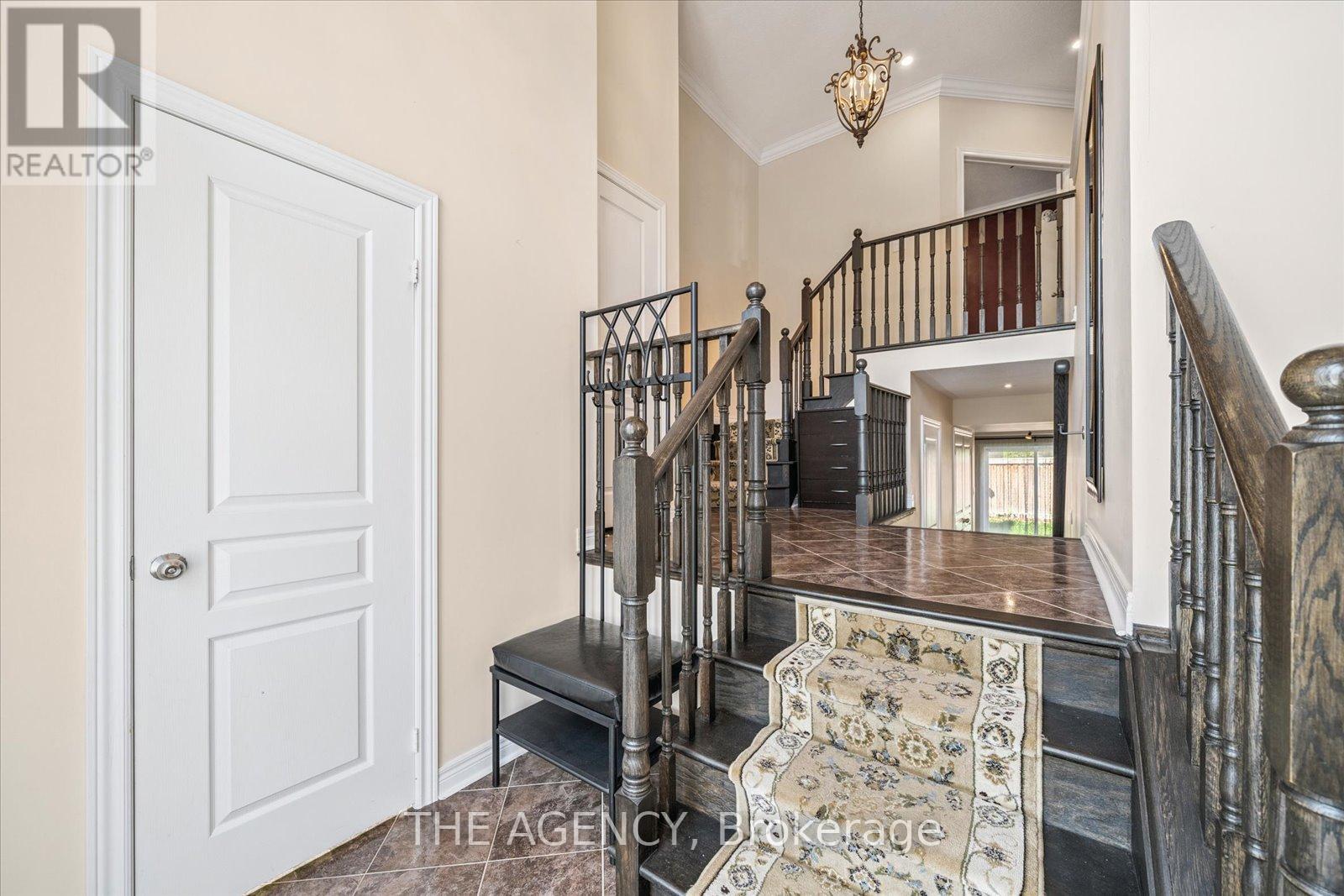 32 TIMNA CRESCENT, Vaughan (Patterson), Ontario, L6A4L7 — Photo 4