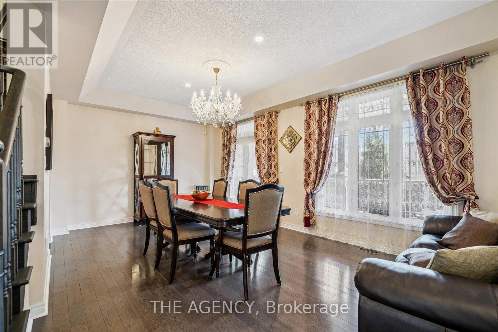 32 TIMNA CRESCENT, Vaughan (Patterson), Ontario, L6A4L7 — Photo 5