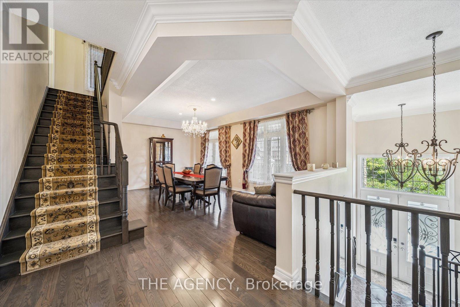 32 TIMNA CRESCENT, Vaughan (Patterson), Ontario, L6A4L7 — Photo 6