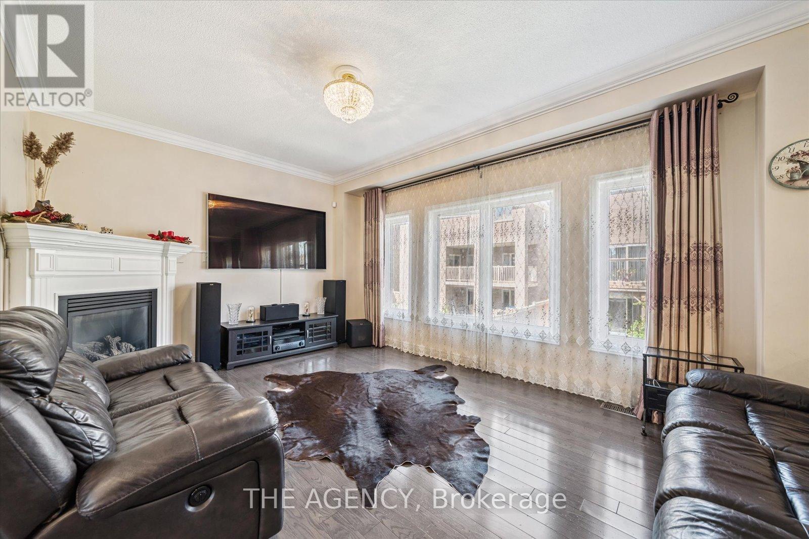 32 TIMNA CRESCENT, Vaughan (Patterson), Ontario, L6A4L7 — Photo 8