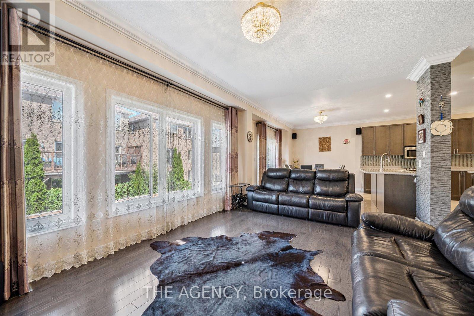 32 TIMNA CRESCENT, Vaughan (Patterson), Ontario, L6A4L7 — Photo 9