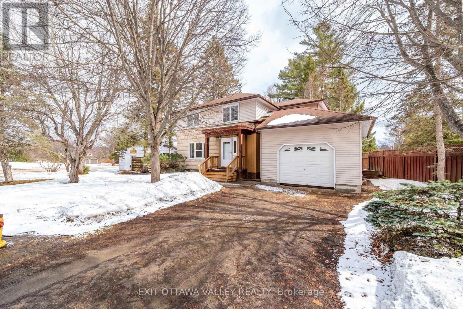 22 CABOT PLACE, Deep River, Ontario, K0J1P0 — Photo 2