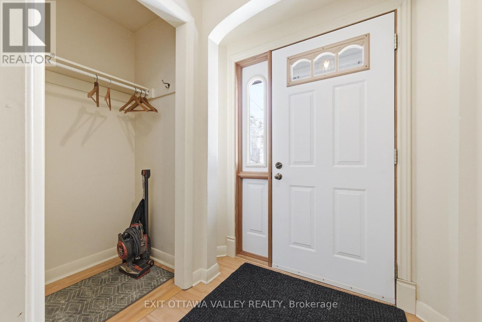 22 CABOT PLACE, Deep River, Ontario, K0J1P0 — Photo 4