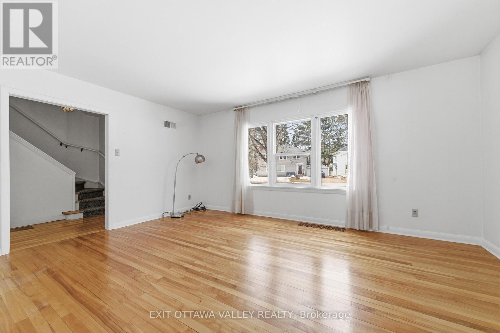 22 CABOT PLACE, Deep River, Ontario, K0J1P0 — Photo 5