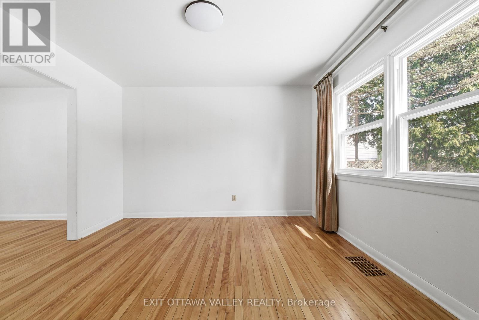 22 CABOT PLACE, Deep River, Ontario, K0J1P0 — Photo 8