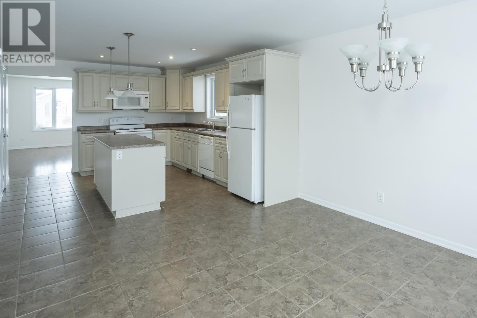 313 South Creek ST, Thunder Bay, Ontario, P7B7C2 — Photo 14