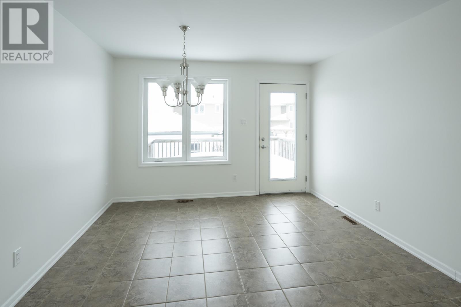 313 South Creek ST, Thunder Bay, Ontario, P7B7C2 — Photo 15