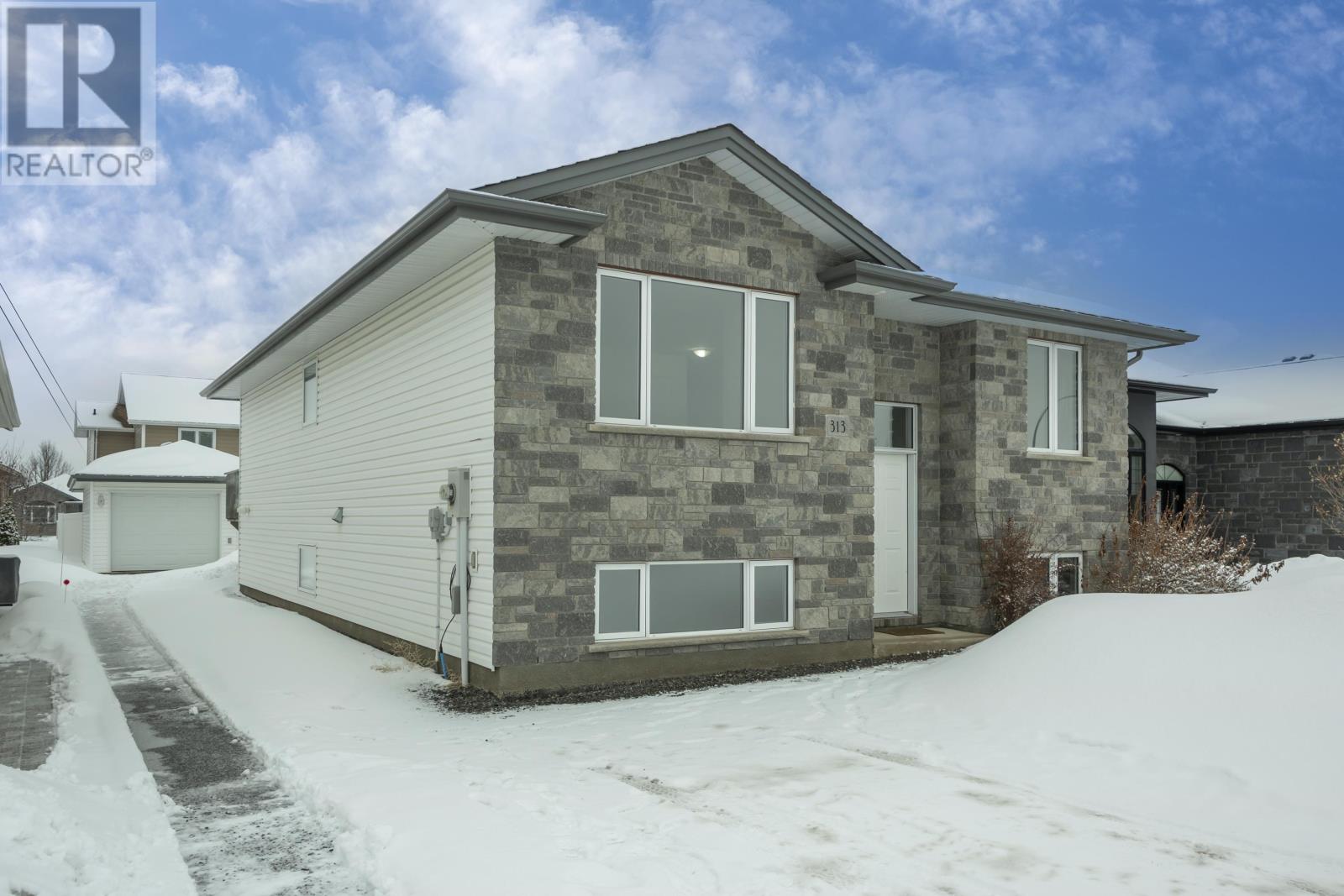 313 South Creek ST, Thunder Bay, Ontario, P7B7C2 — Photo 49