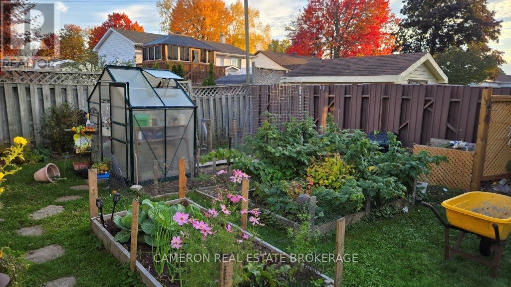 1343 LANCASTER CRESCENT, Cornwall, Ontario, K6H6R7 — Photo 2