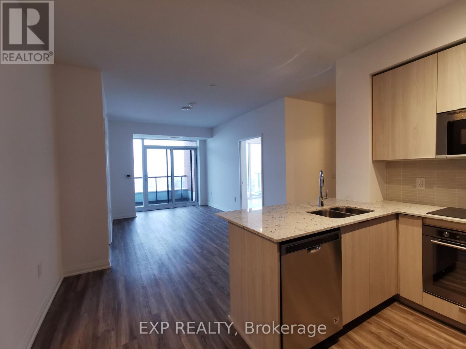 708 - 99 EAGLE ROCK WAY, Vaughan, Ontario, L6A1P9 — Photo 4