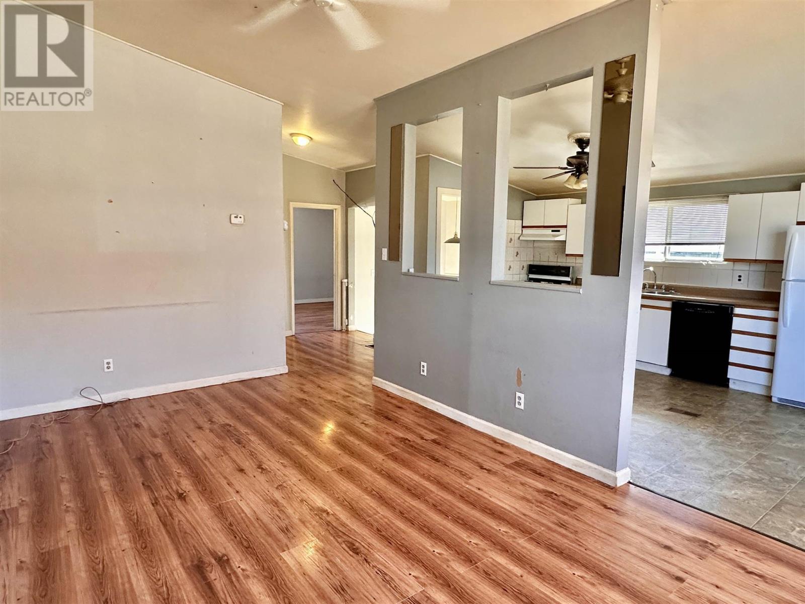 98A Axmith AVE, Elliot Lake, Ontario, P5A1B8 — Photo 4