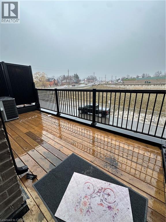 585 COLBORNE Street E Unit# 106, Brantford, Ontario, N3S3P7 — Photo 8