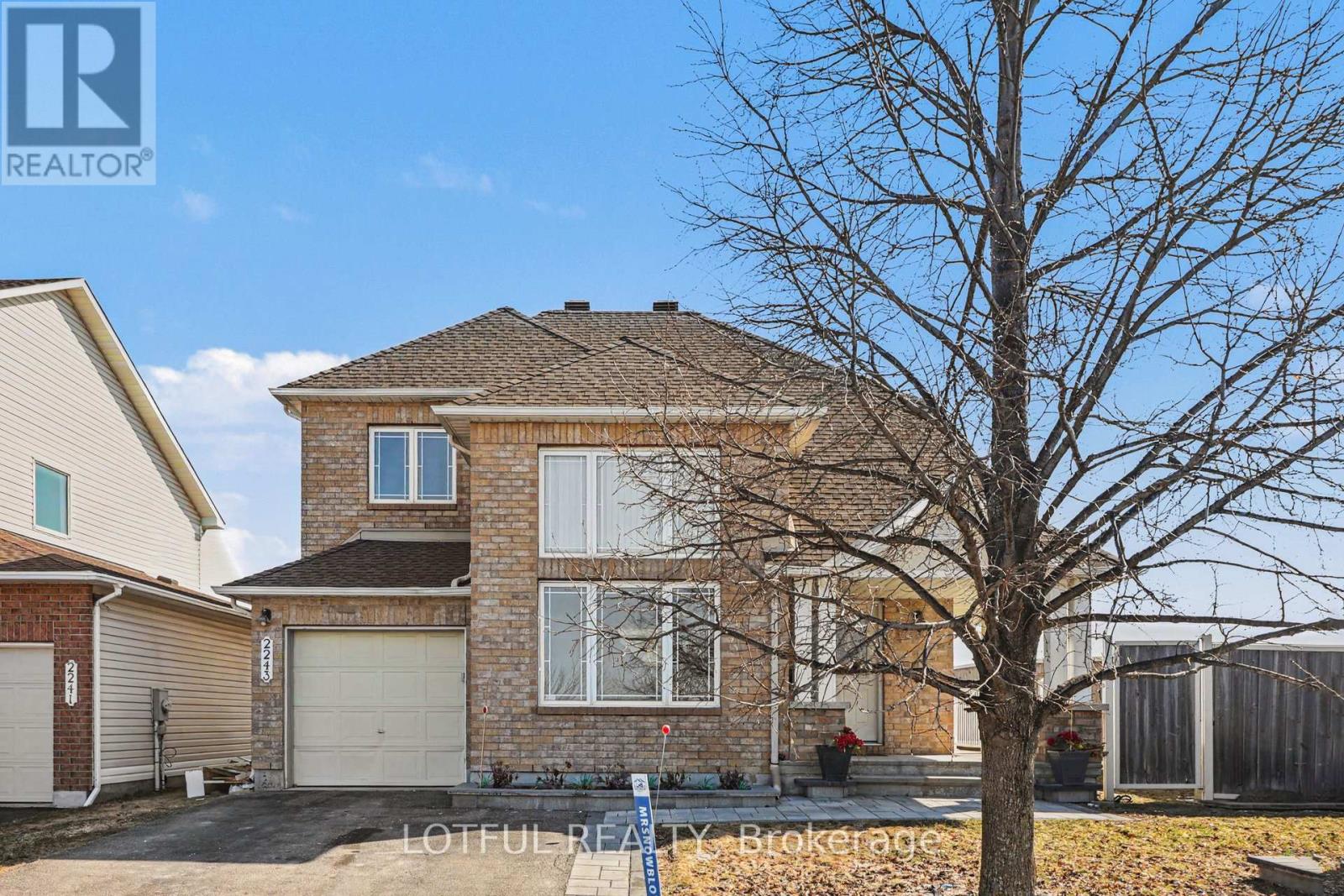 2243 ESPRIT DRIVE, Ottawa, Ontario, K4A4Z4 — Photo 2