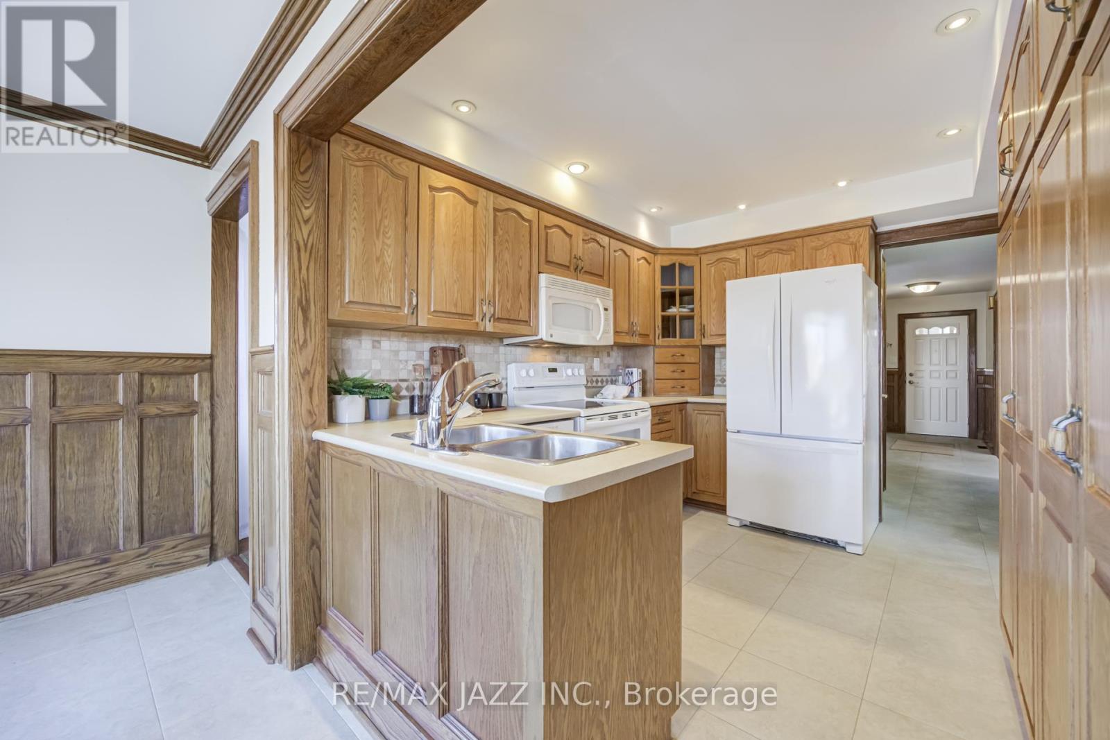 2 COOMER CRESCENT, Ajax (Central), Ontario, L1T3B6 — Photo 10