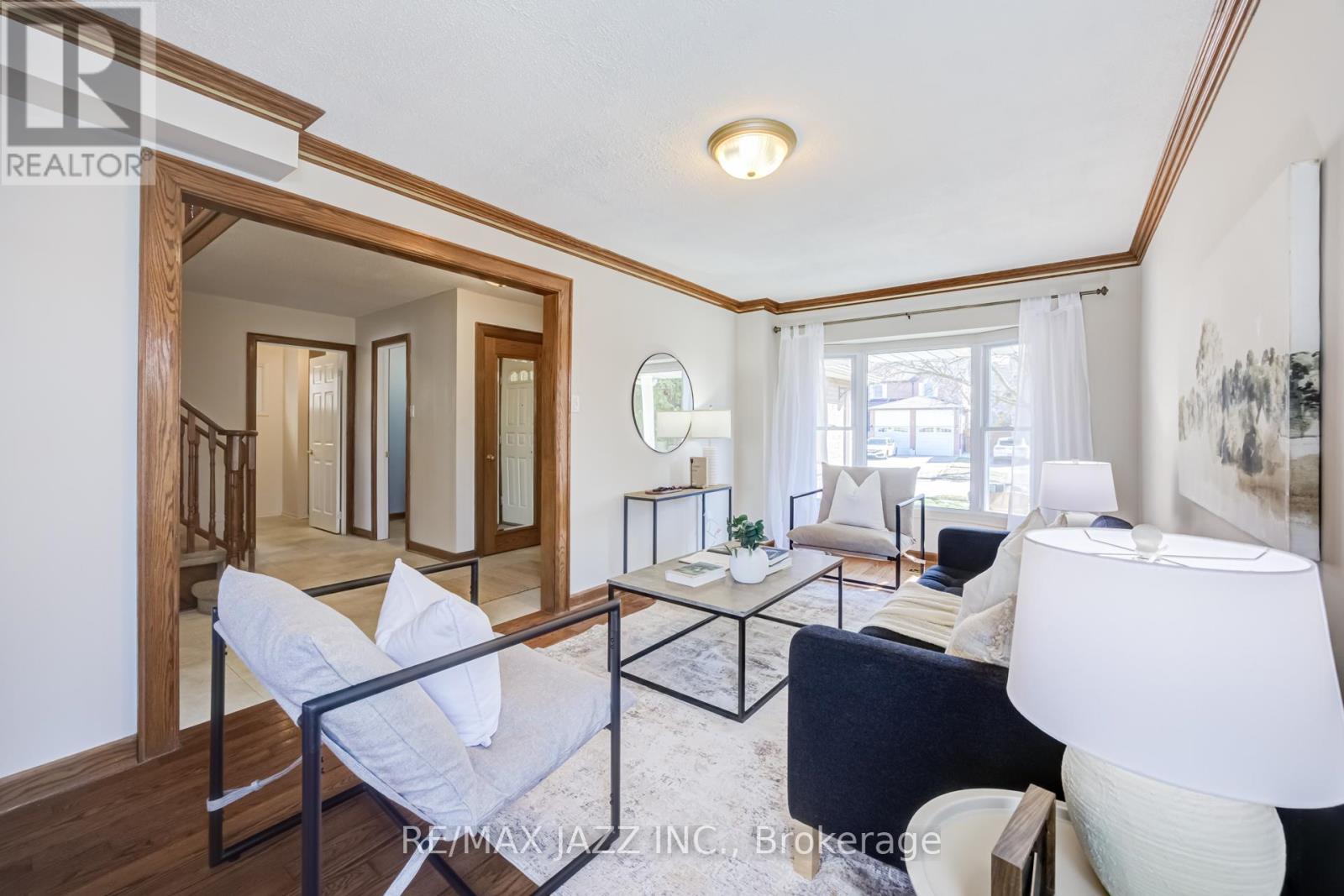 2 COOMER CRESCENT, Ajax (Central), Ontario, L1T3B6 — Photo 4