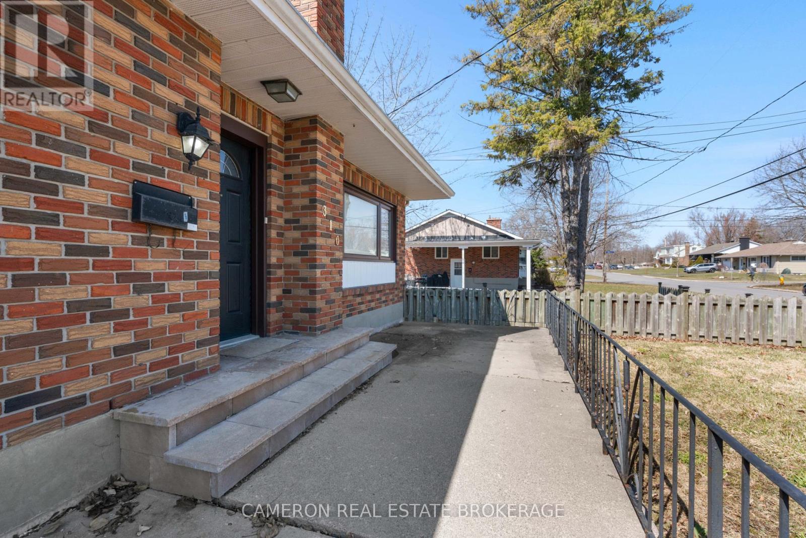 310 WESTMORELAND AVENUE, Cornwall, Ontario, K6J2G9 — Photo 2