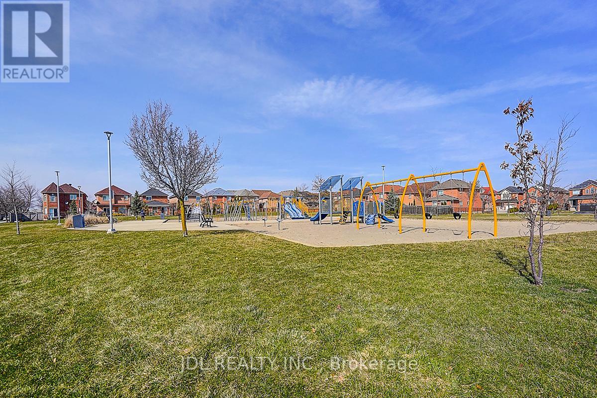 41 EMMITT ROAD W, Vaughan (Maple), Ontario, L6A3V8 — Photo 5