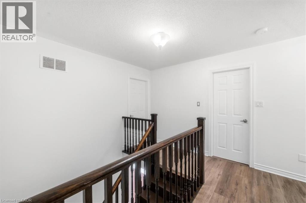 355 HOBBS Crescent, Milton, Ontario, L9T0J3 — Photo 11