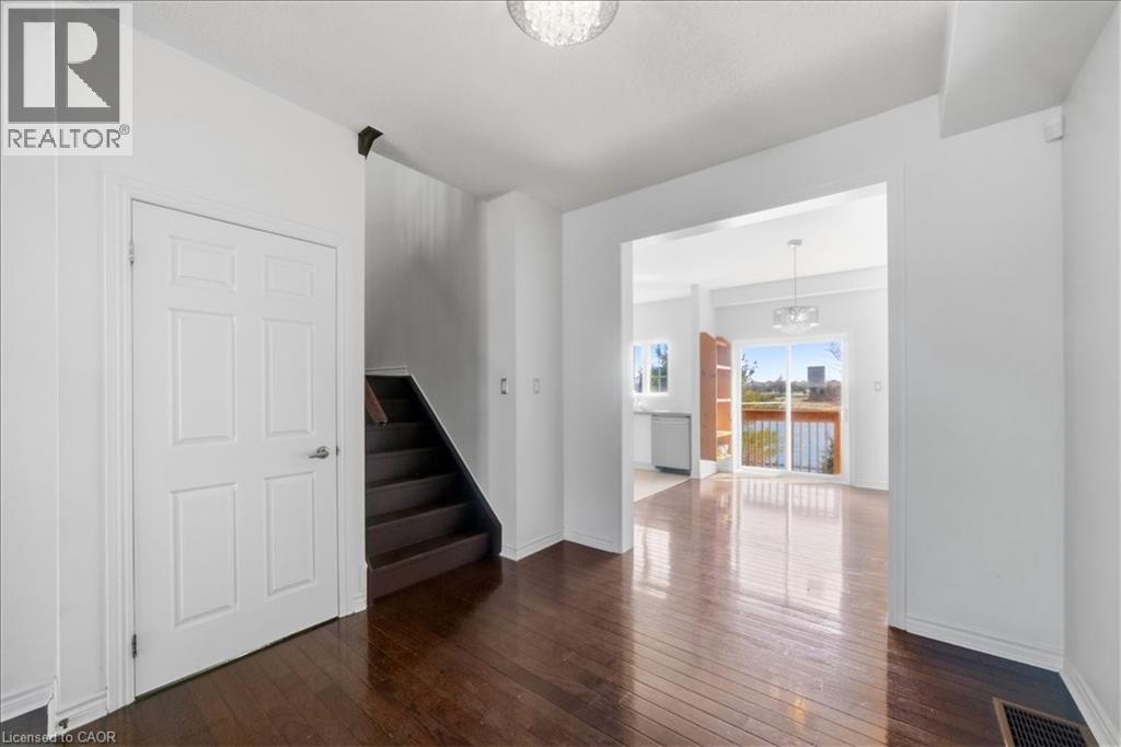 355 HOBBS Crescent, Milton, Ontario, L9T0J3 — Photo 3