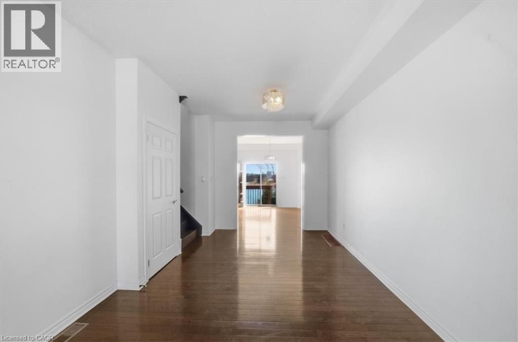 355 HOBBS Crescent, Milton, Ontario, L9T0J3 — Photo 4