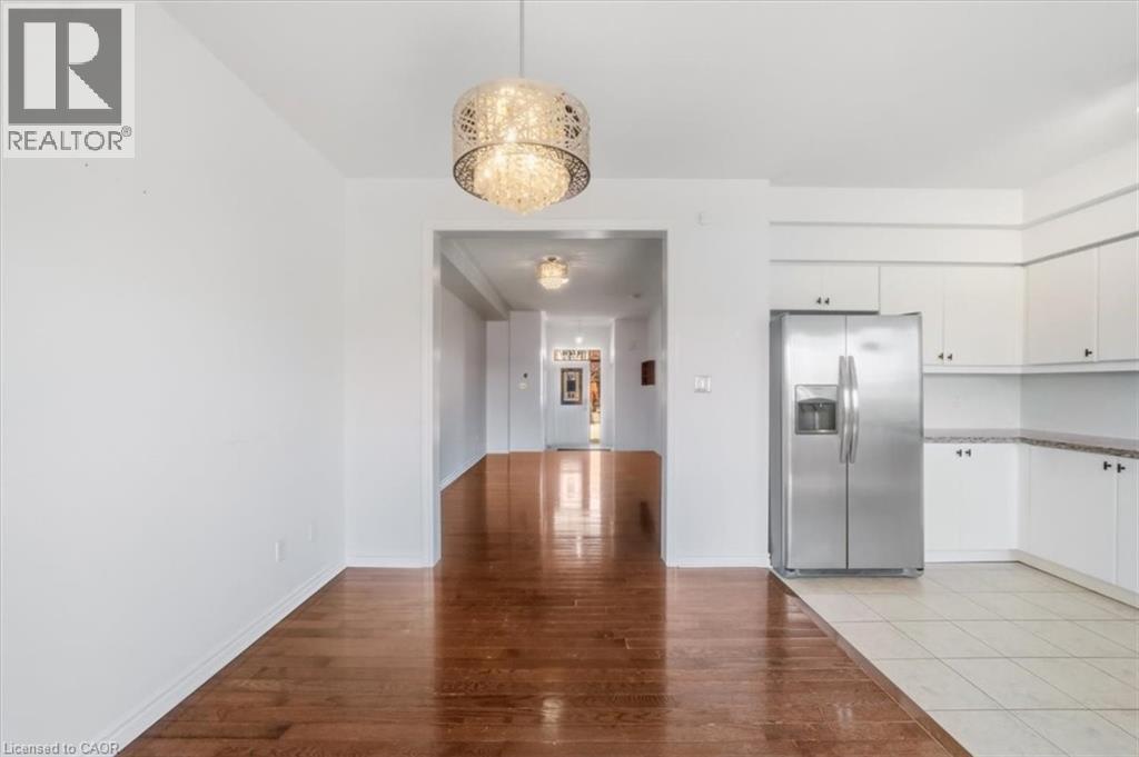 355 HOBBS Crescent, Milton, Ontario, L9T0J3 — Photo 6