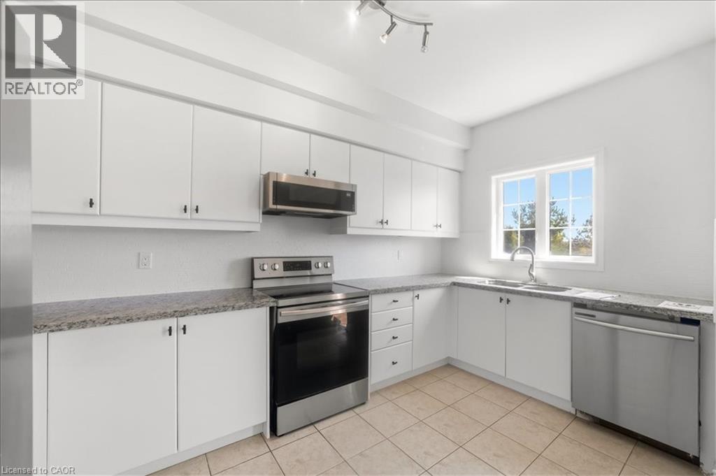 355 HOBBS Crescent, Milton, Ontario, L9T0J3 — Photo 9