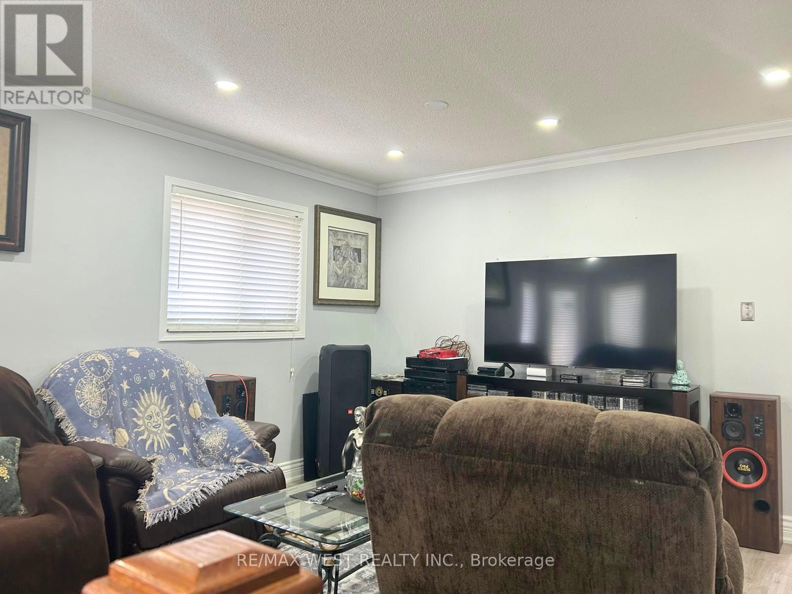 14 SUNCREST DRIVE, Brampton (Brampton West), Ontario, L6X4L6 — Photo 6