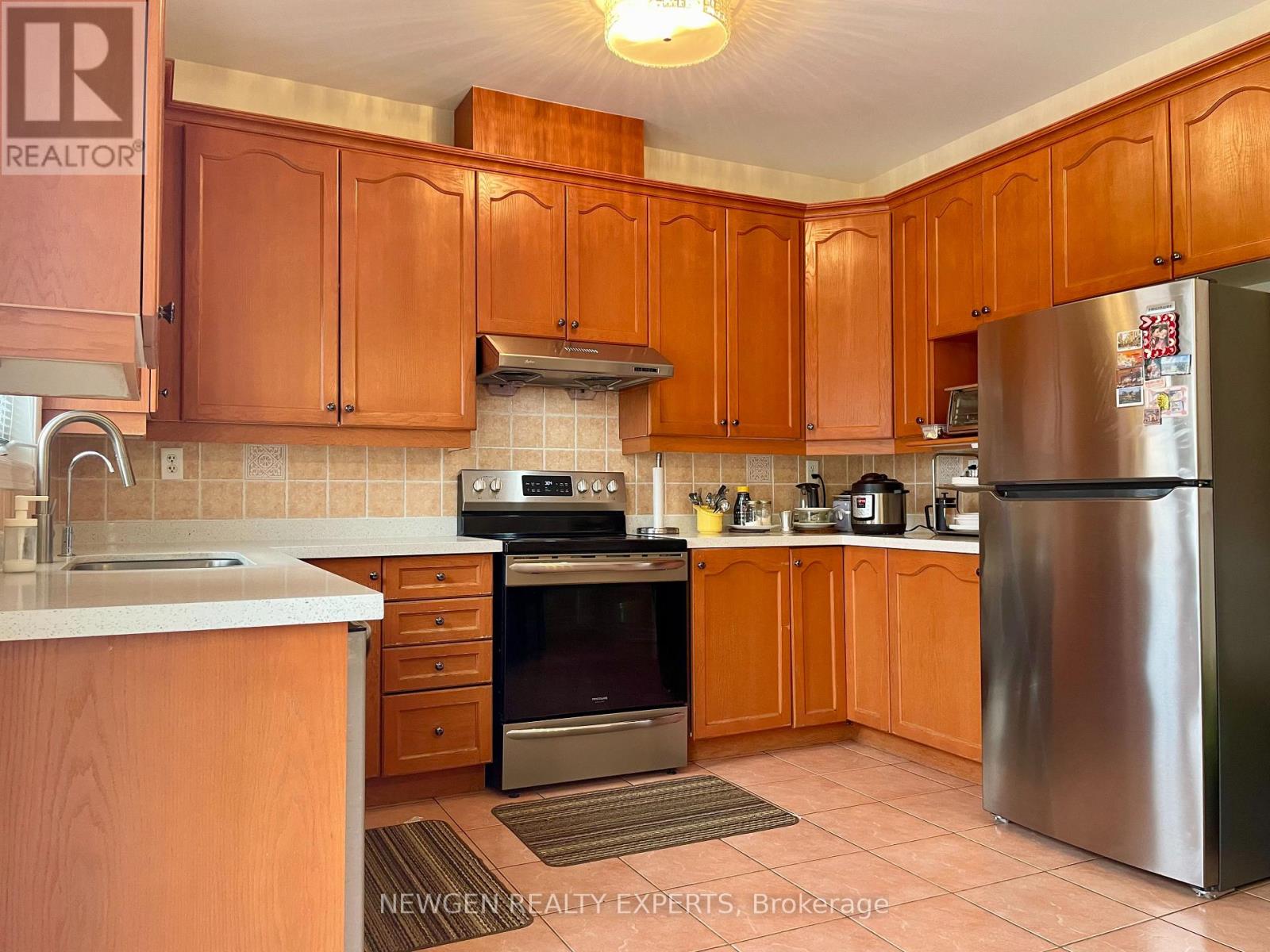 #UPPER - 42 CRYSTALVIEW CRESCENT, Brampton (Bram East), Ontario, L6P2R7 — Photo 3