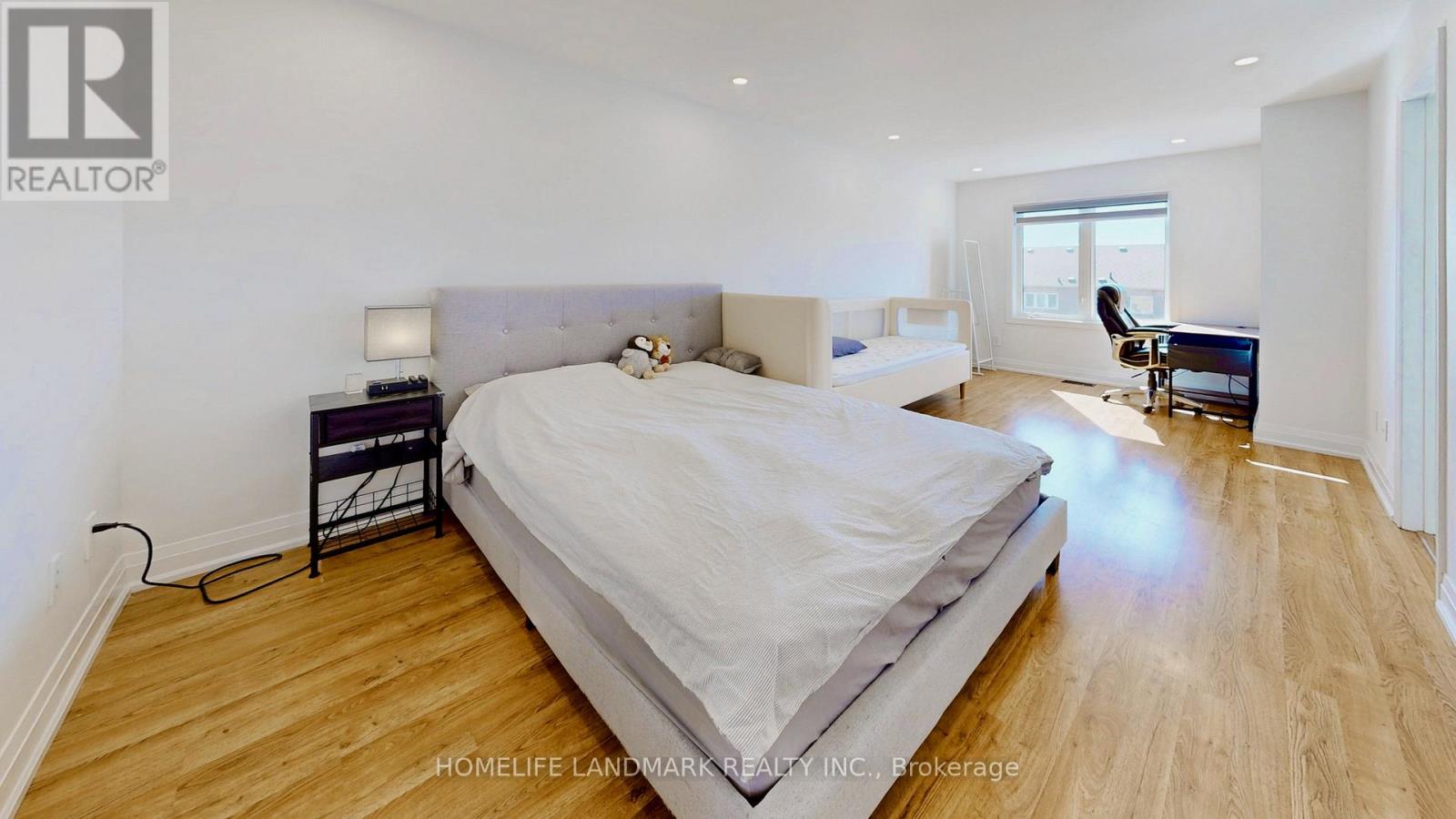 32 ARCO CIRCLE, Vaughan (Maple), Ontario, L6A3Z7 — Photo 12