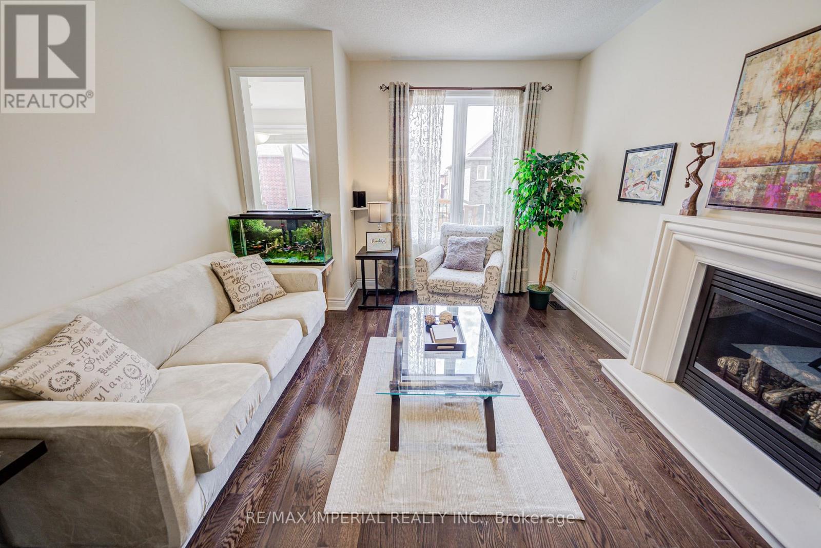 28 MANCINI CRESCENT, Richmond Hill (Jefferson), Ontario, L4E0T1 — Photo 10